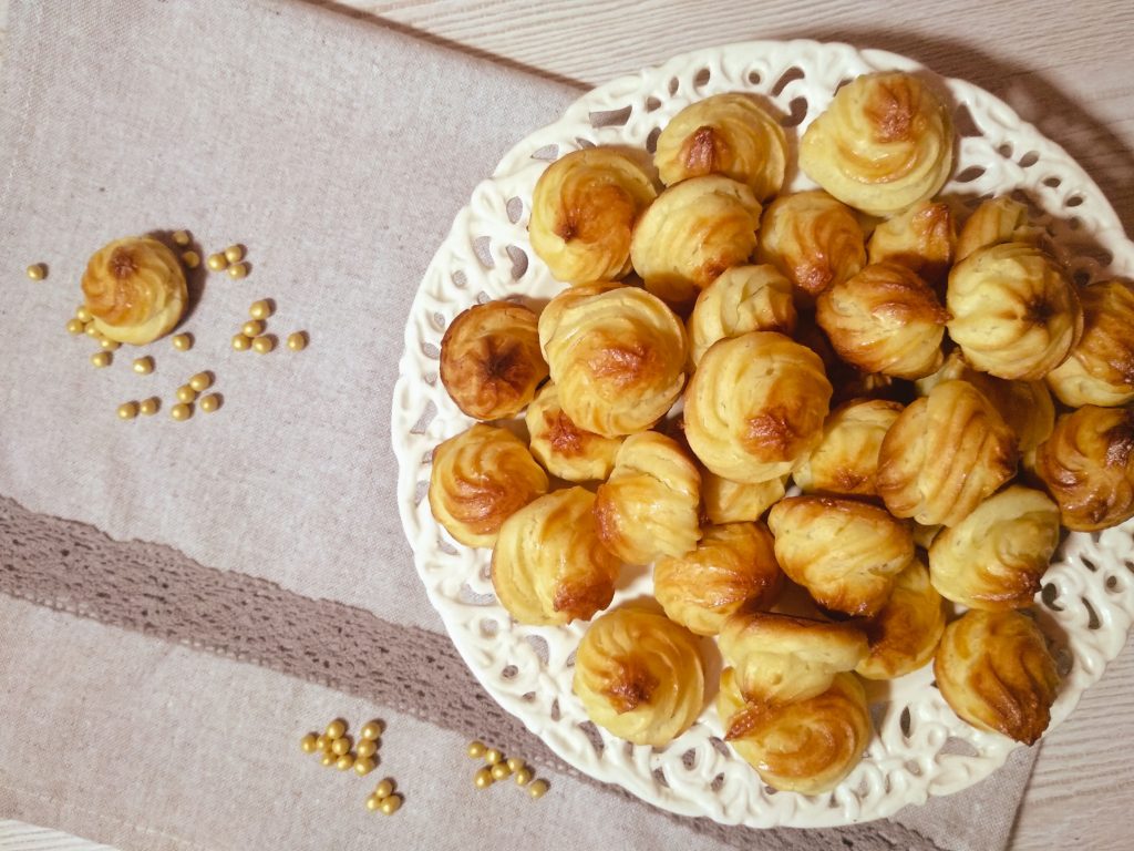 Choux pastry biscuits