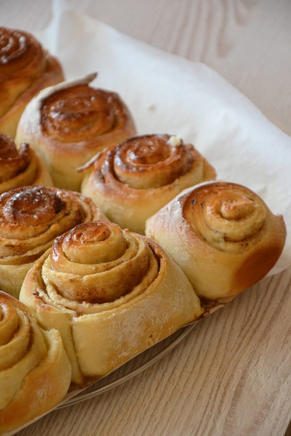 Cinnamon Rolls with Brown Sugar and Cream Sauce - Tasted Stories